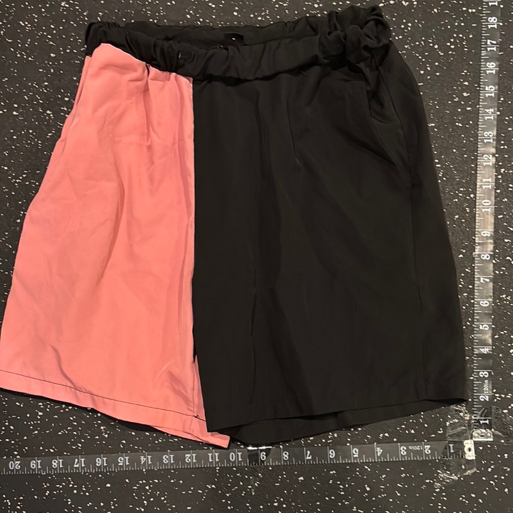 Romwe lightweight stretchy athletic elastic waistband shorts men’s medium